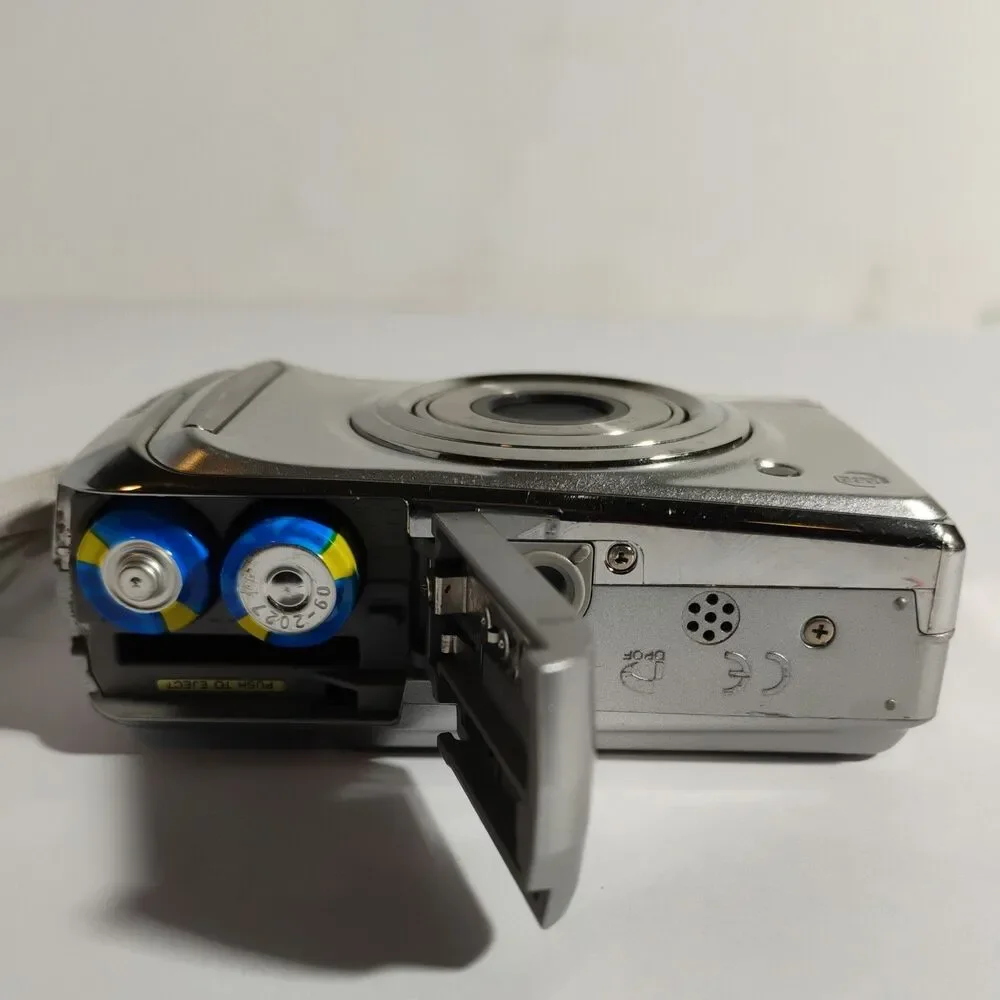 FUJIFILM FinePix A800 8.3MP Digital Camera AA Battery Compatible Excellent